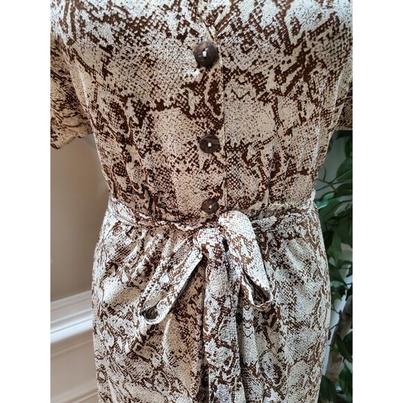 Angle Women's White & Brown Polyester Collared Short Sleeve Knee Length Dress M - Picture 3 of 10